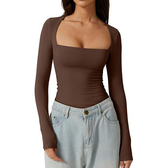 T-shirt pull moulant à manches longues et col carré pour femme