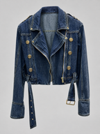 Damen Cropped Jeansjacke — Asymmetrische Jacke mit Reißverschluss und Gürtel