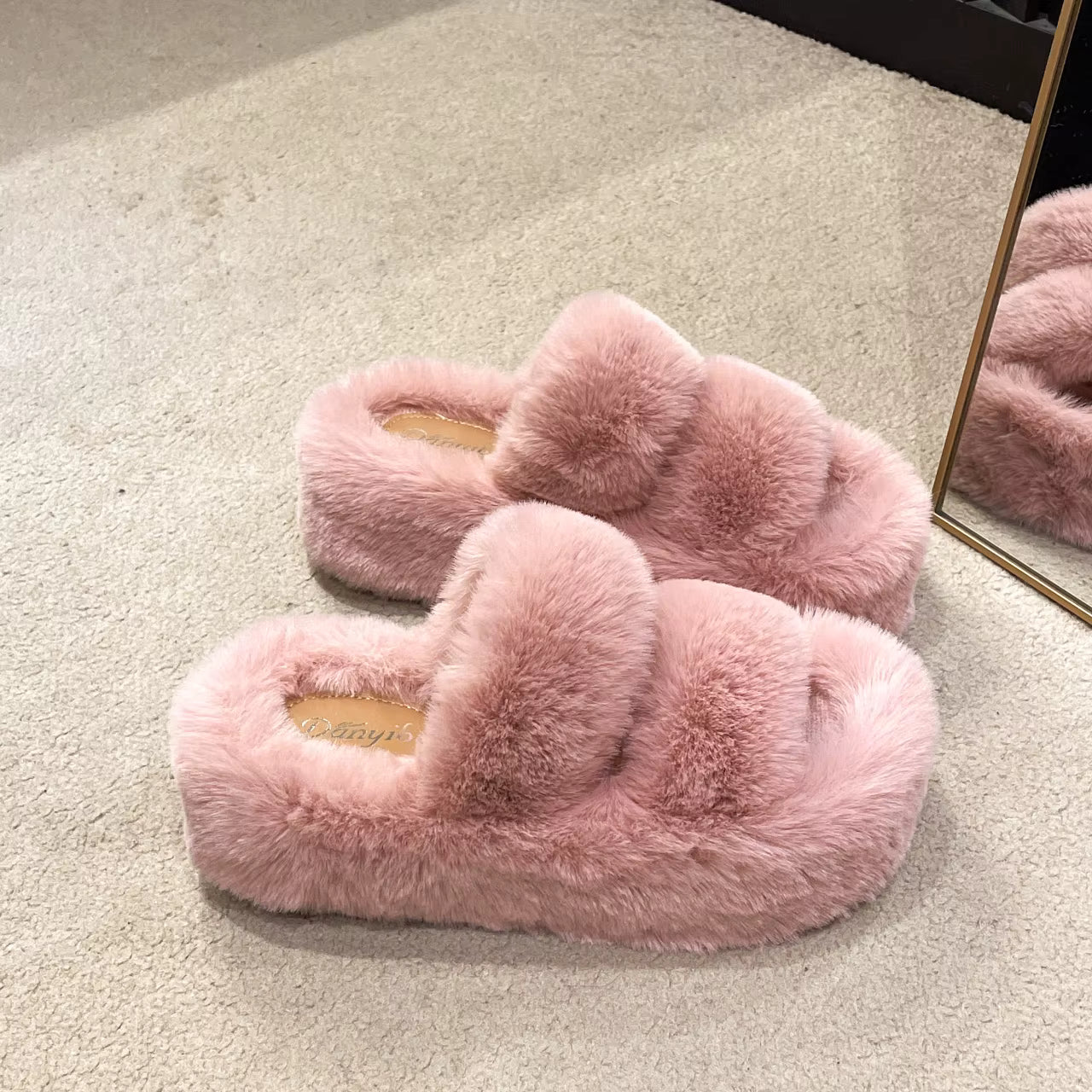 Premium Faux Fur Slippers – Thick 7 cm Sole, Open‑Toe Comfy Style - Luxxella