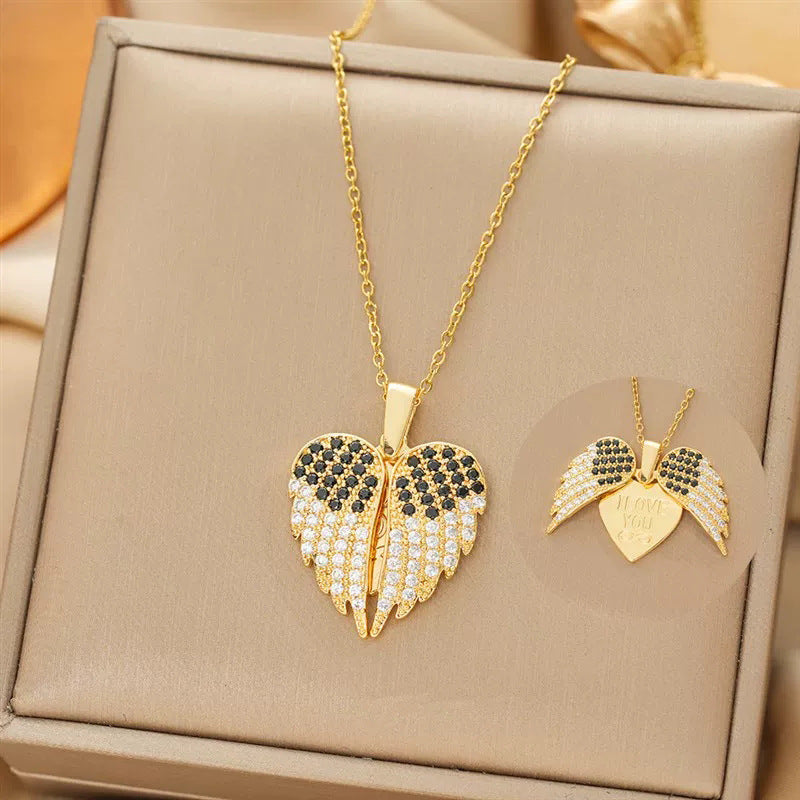 Heart-Shaped Necklace - Luxxella