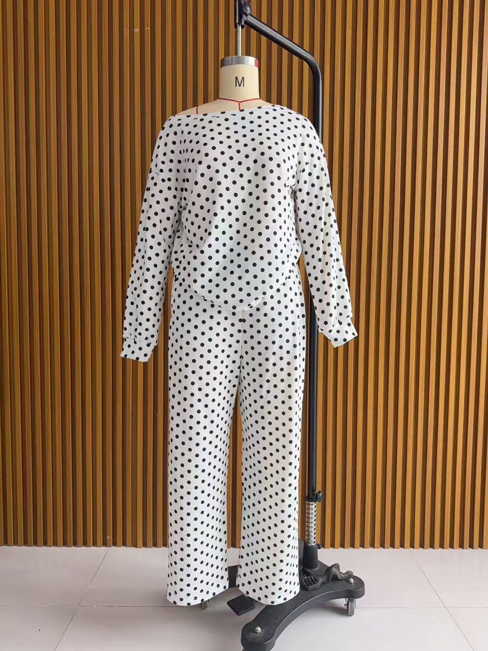Women's Polka Dot 2-Piece Off Shoulder Sweatshirt and Wide Leg Pants Set Casual Lounge Tracksuit Comfy Sweatsuit
